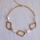 CHLOE CHOKER